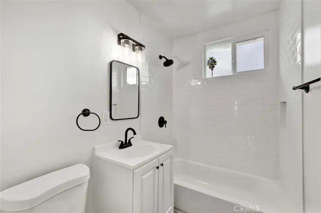 $2,300 | 2034 Charle Street, Unit E, Costa Mesa, CA 92627