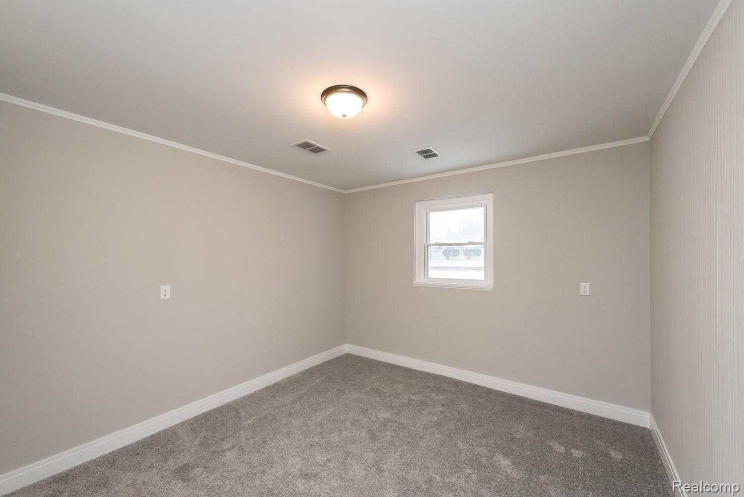931 Sumpter Road Belleville, MI 48111 - Photo 21 of 44 DSC_8863.jpg