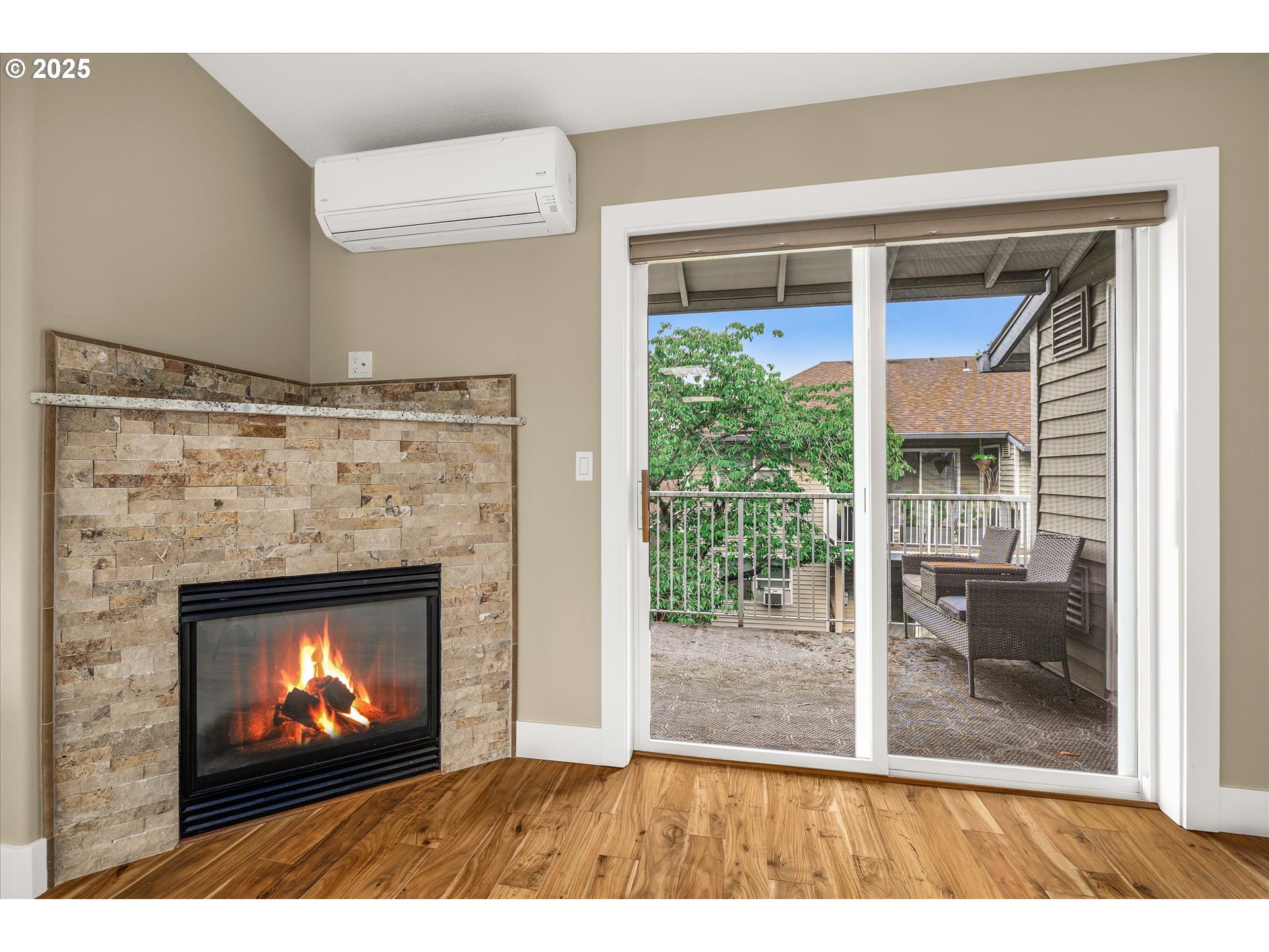 4686 West Powell Boulevard, Unit 241 Gresham, OR 97030 - Photo 17 of 44 a living room with a fireplace