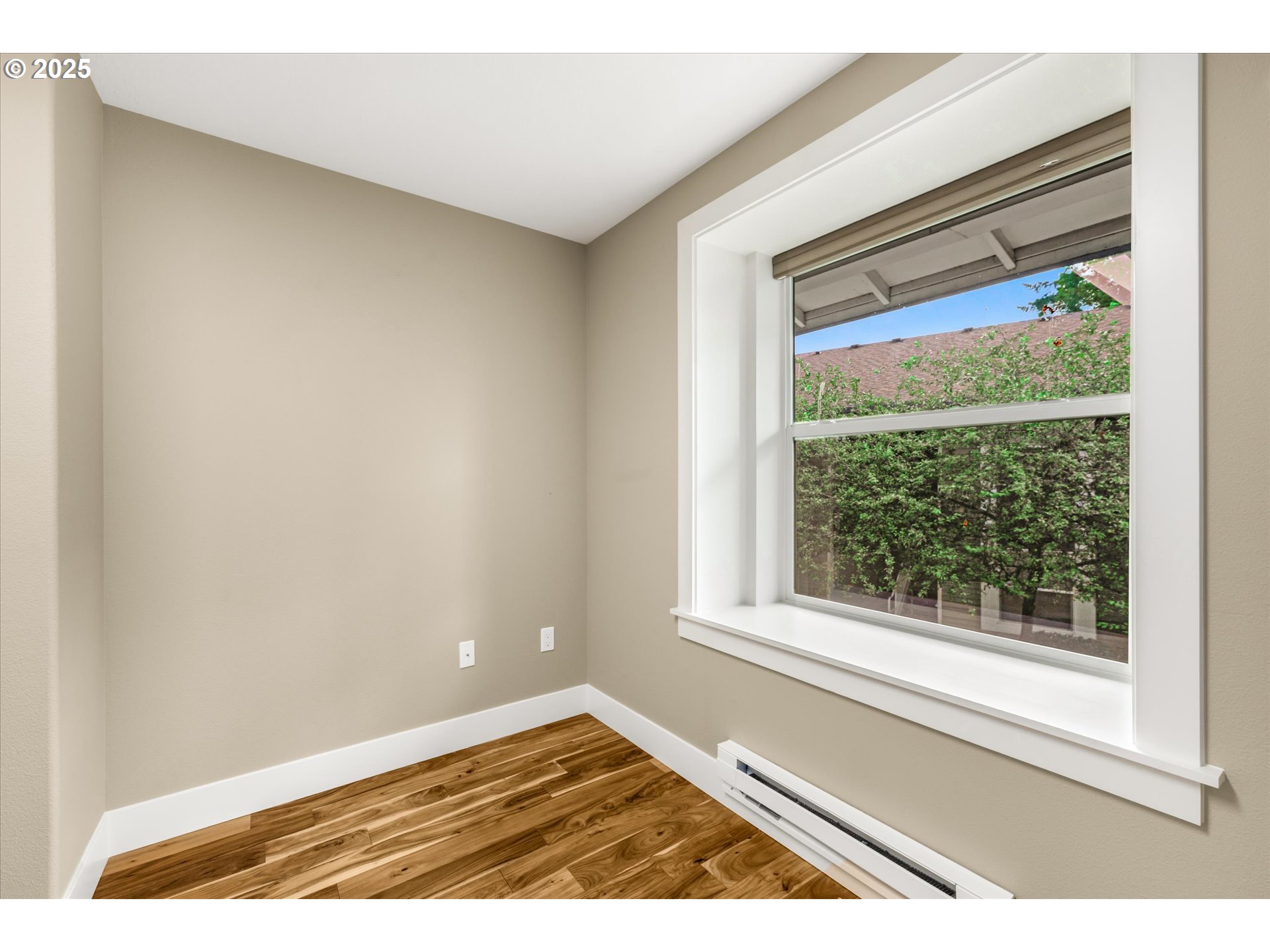 4686 West Powell Boulevard, Unit 241 Gresham, OR 97030 - Photo 28 of 44 a view of an empty room and window