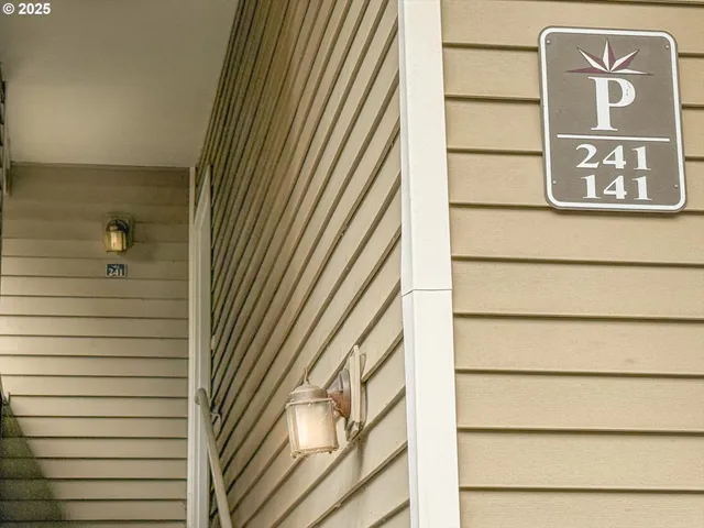 $299,000 | 4686 West Powell Boulevard, Unit 241, Gresham, OR 97030