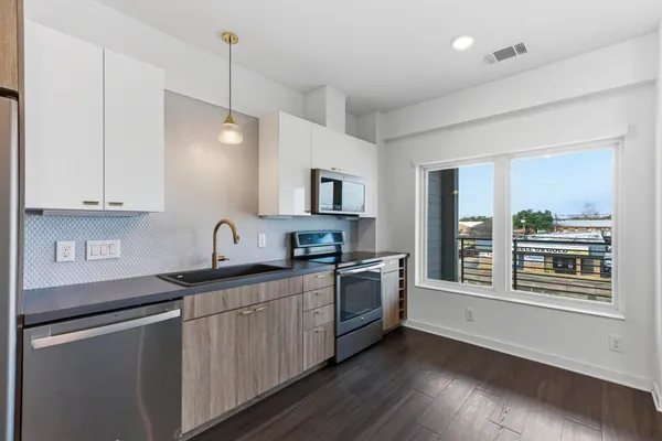 $300,000 | 4361 South Congress Avenue, Unit 309, Austin, TX 78745