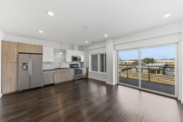 $300,000 | 4361 South Congress Avenue, Unit 309, Austin, TX 78745