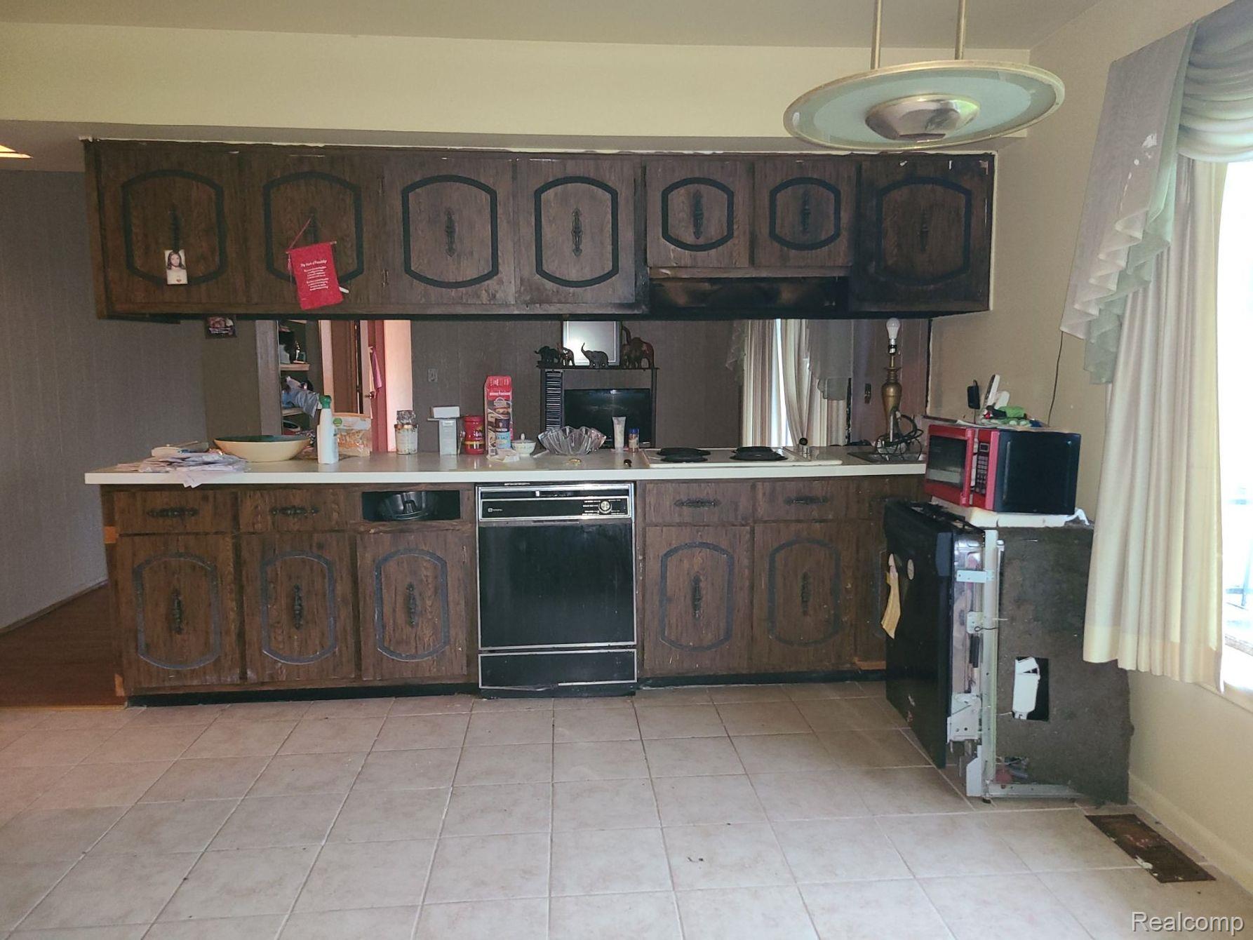 41004 Savage Road Belleville, MI 48111 - Photo 15 of 18 Gallery Image 15