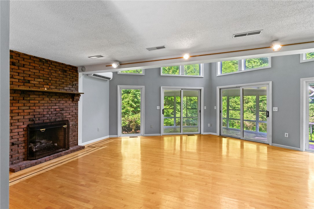 24 Tally Ho Road Cumberland, RI 02864 - Photo 7 of 50