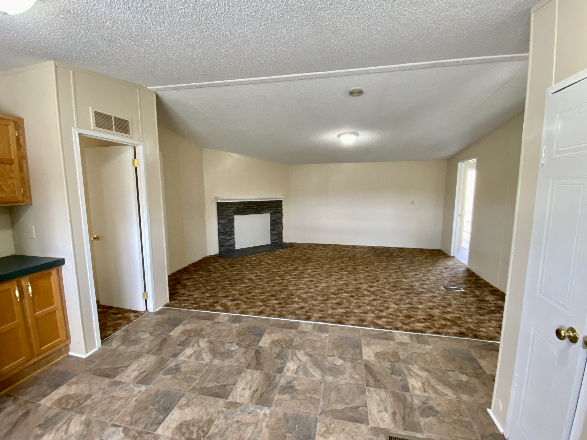 3200 Beasleys Bend Road Lebanon, TN 37087 - Photo 5 of 19 a view of a big room with closet and windows