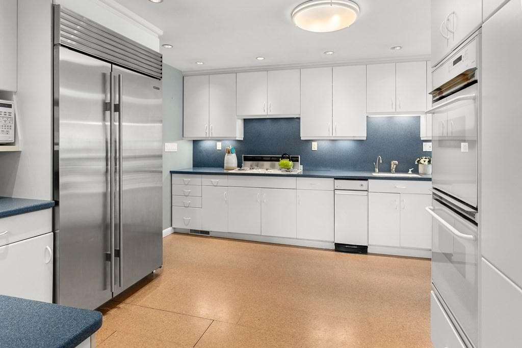 21 Cross Hill Road Newton, MA 02459 - Photo 8 of 21