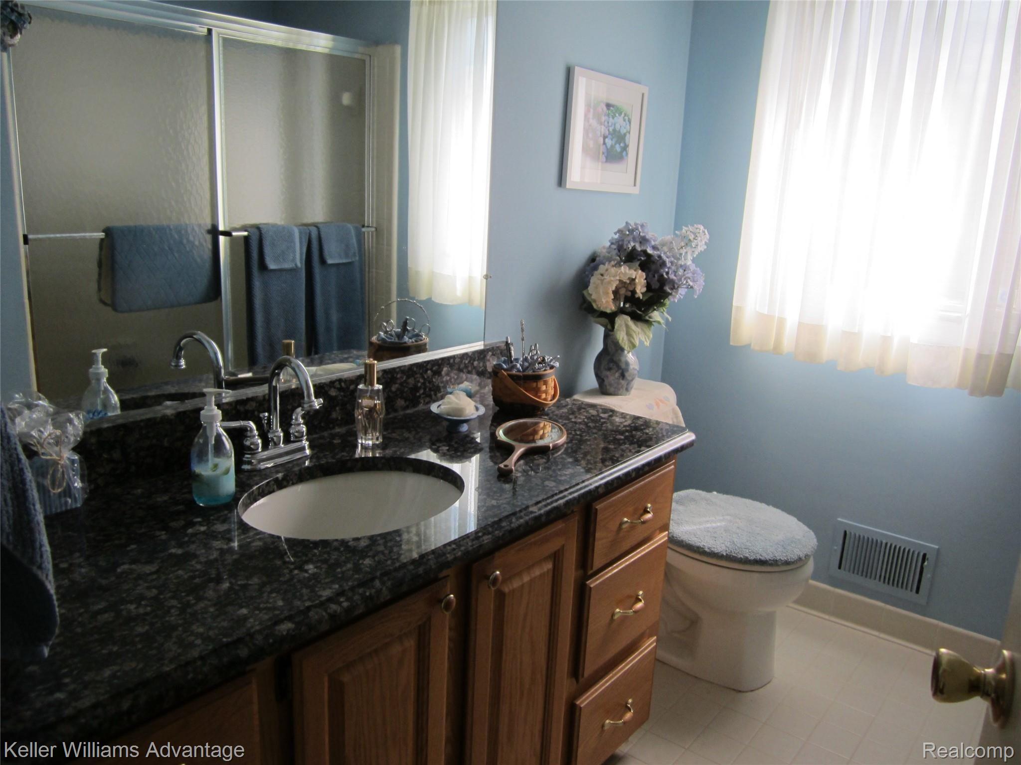 16333 Liberty Bell Road North Macomb, MI 48044 - Photo 9 of 17 IMG_9286.JPG