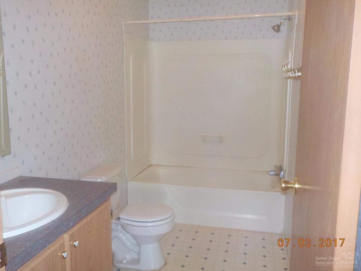 2157 Southwest 22nd Street Redmond, OR 97756 - Photo 9 of 14 Additional Photo