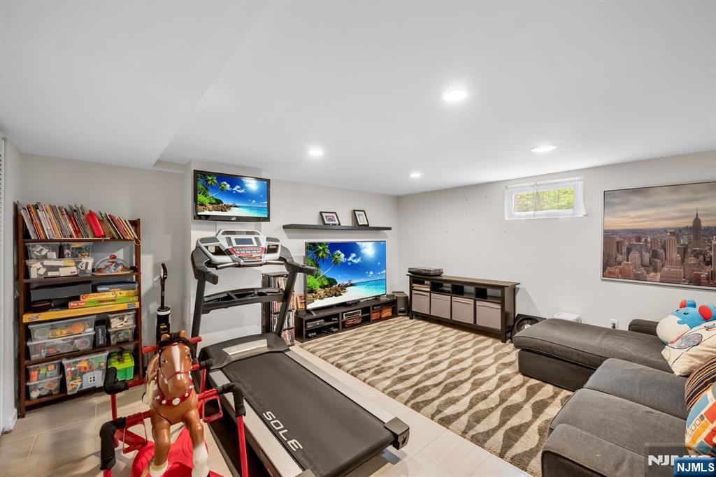 364 Knickerbocker Road Cresskill, NJ 07626 - Photo 37 of 45