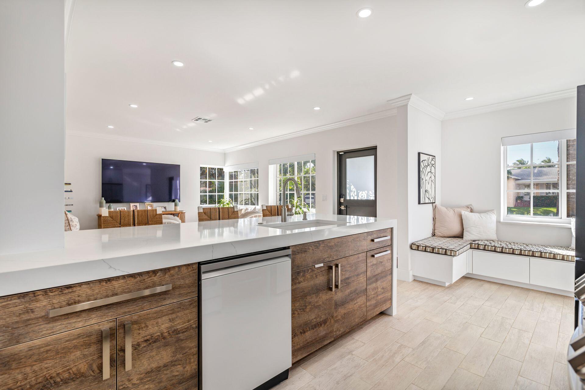 361 Franklin Road West Palm Beach, FL 33405 - Photo 11 of 31 14