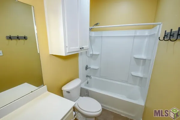 $299,900 | 31228 Seagull Lane, Denham Springs, LA 70726