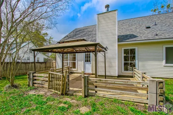 $299,900 | 31228 Seagull Lane, Denham Springs, LA 70726