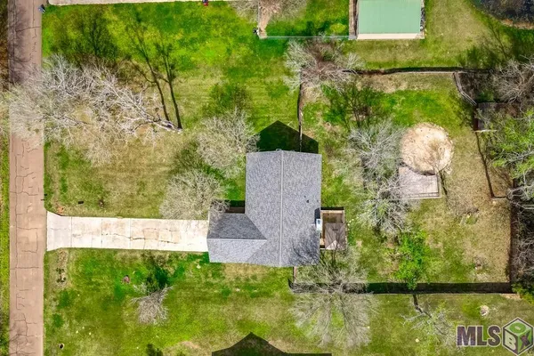 $299,900 | 31228 Seagull Lane, Denham Springs, LA 70726