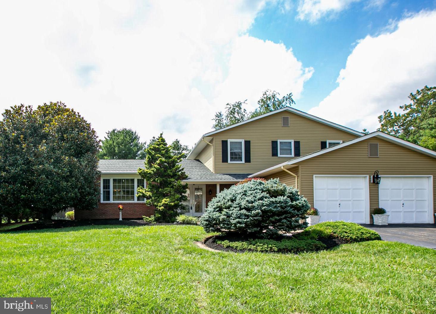 98 Peter Rafferty Drive Hamilton, NJ 08690 - Photo 2 of 33