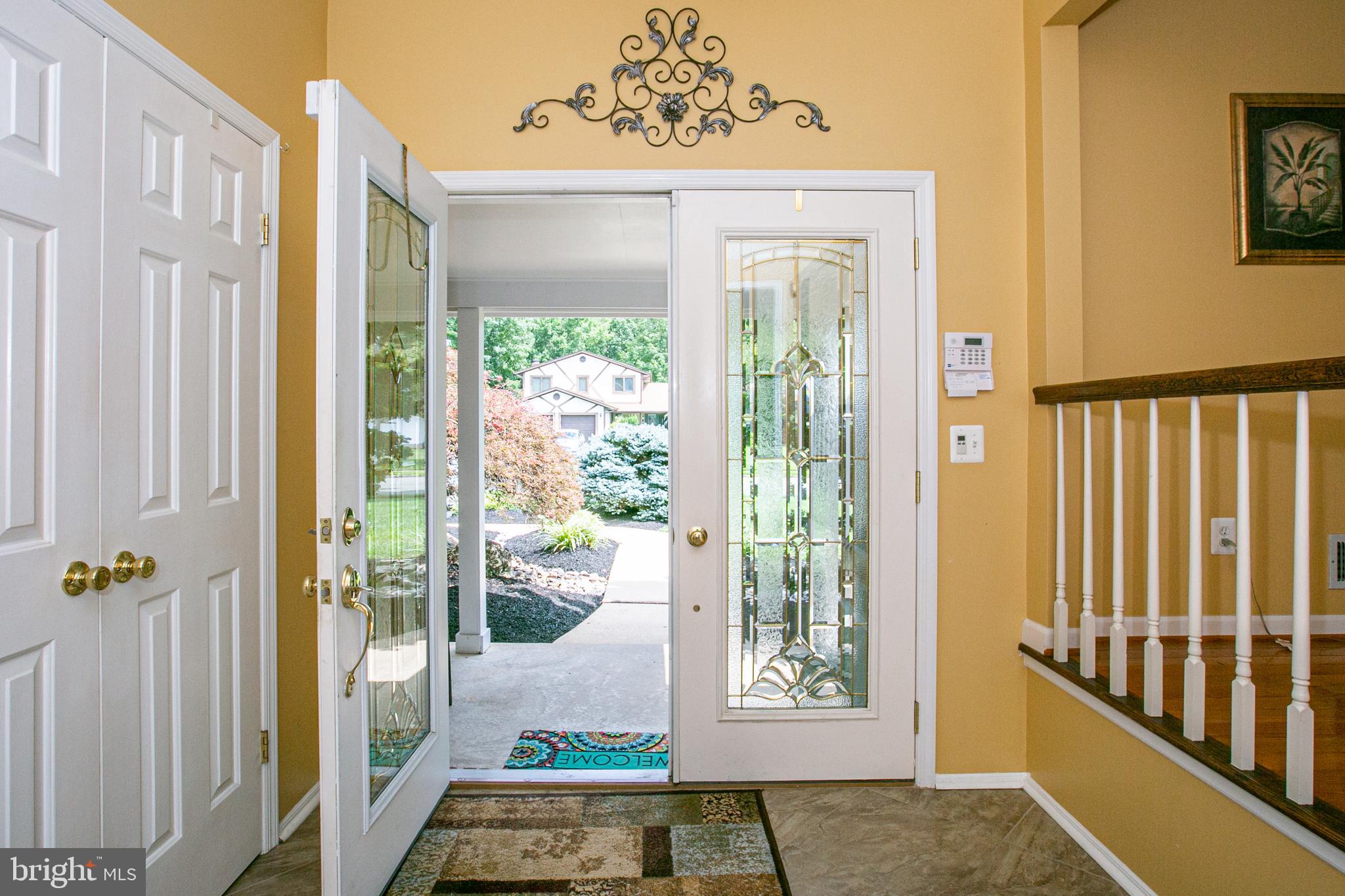 98 Peter Rafferty Drive Hamilton, NJ 08690 - Photo 4 of 33