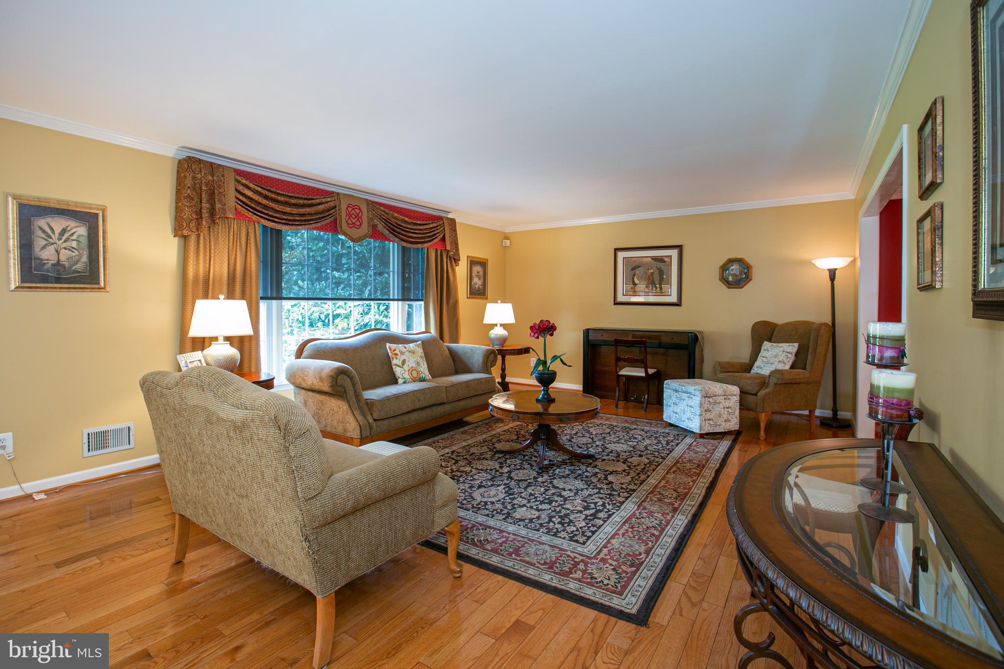 98 Peter Rafferty Drive Hamilton, NJ 08690 - Photo 5 of 33