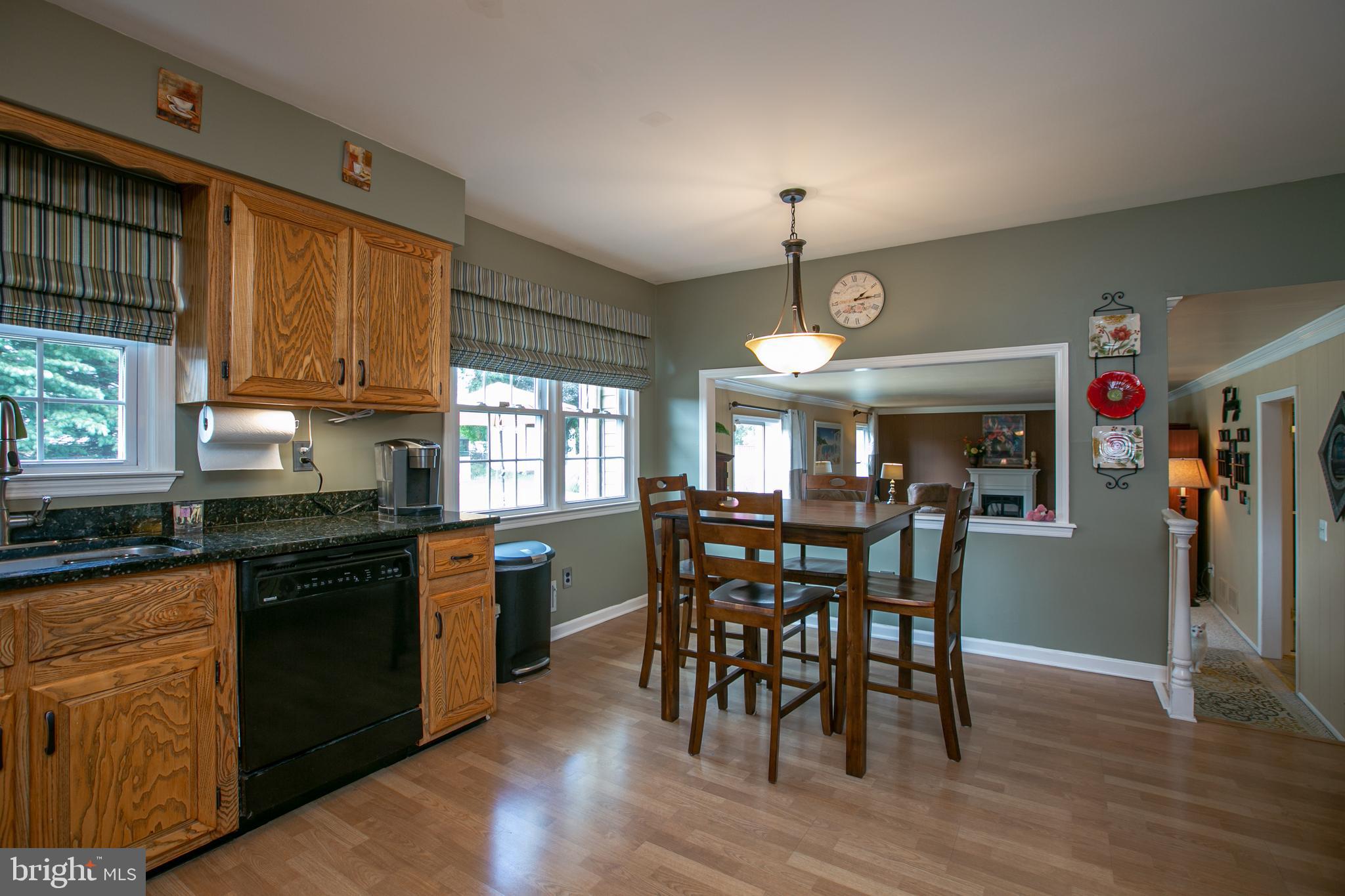 98 Peter Rafferty Drive Hamilton, NJ 08690 - Photo 9 of 33