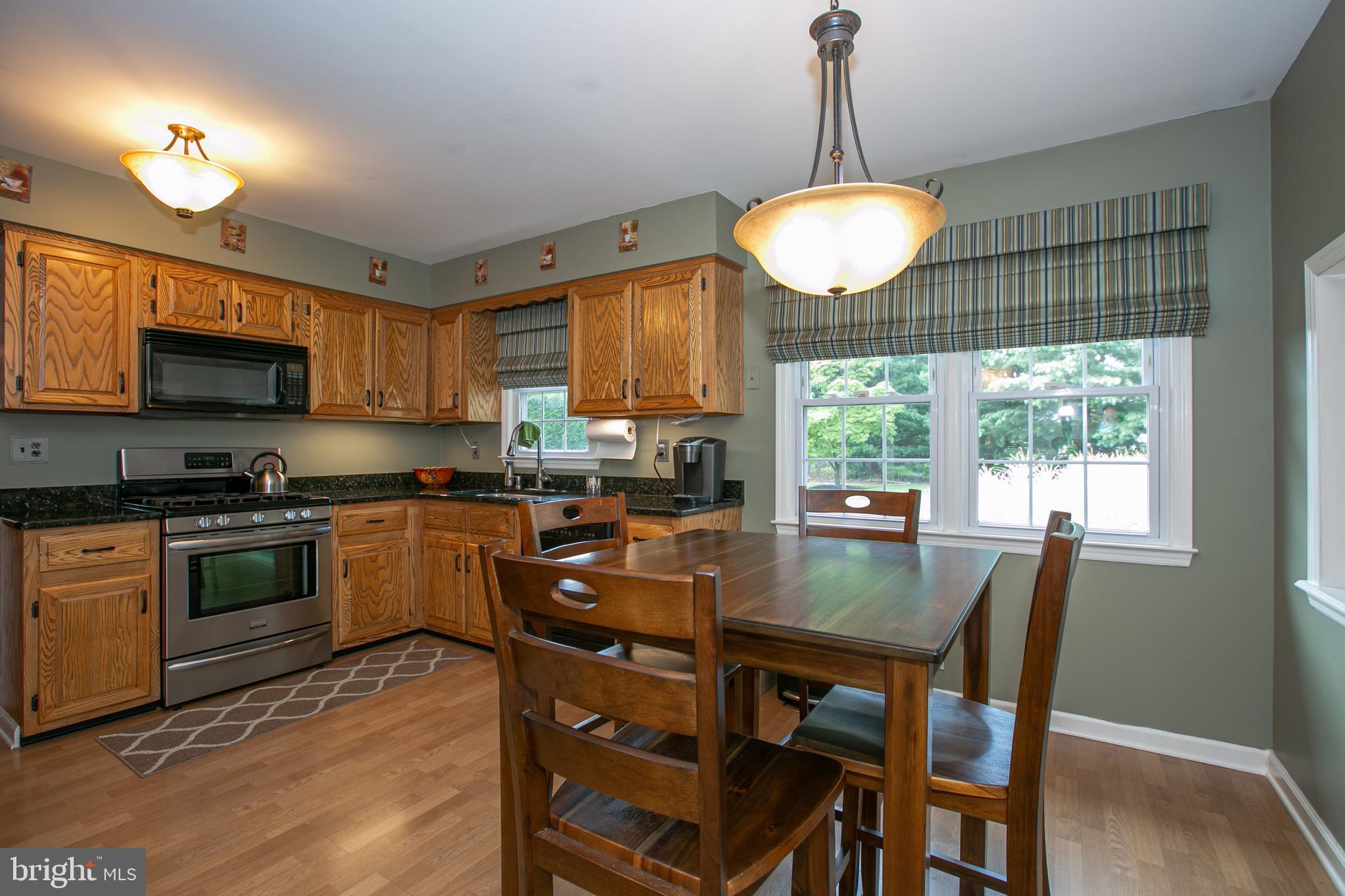 98 Peter Rafferty Drive Hamilton, NJ 08690 - Photo 10 of 33