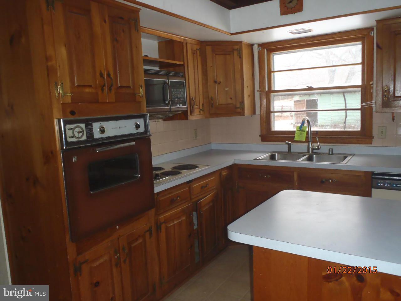 11298 Russell Road Purcellville, VA 20132 - Photo 5 of 16 Kitchen