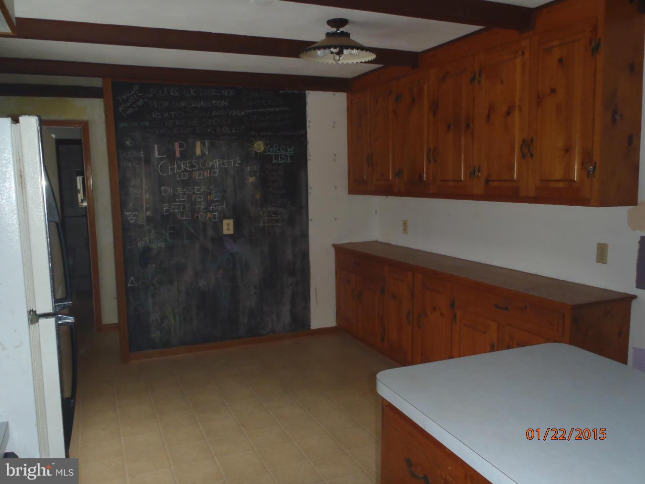 11298 Russell Road Purcellville, VA 20132 - Photo 6 of 16 Kitchen