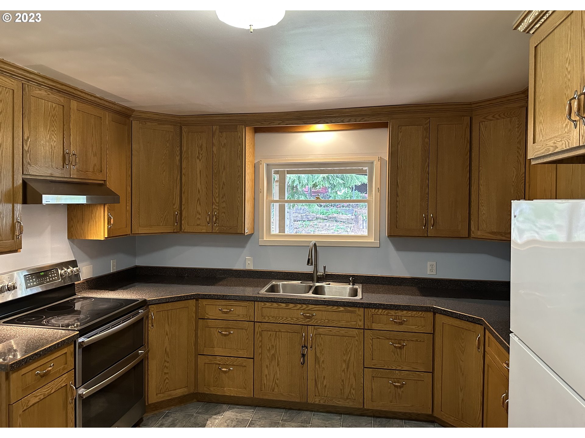 2259 Arthur Drive Reedsport, OR 97467 - Photo 8 of 24 Kitchen