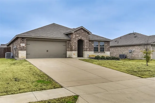 $300,000 | 15127 Benjamin Drive, Dallas, TX 75253