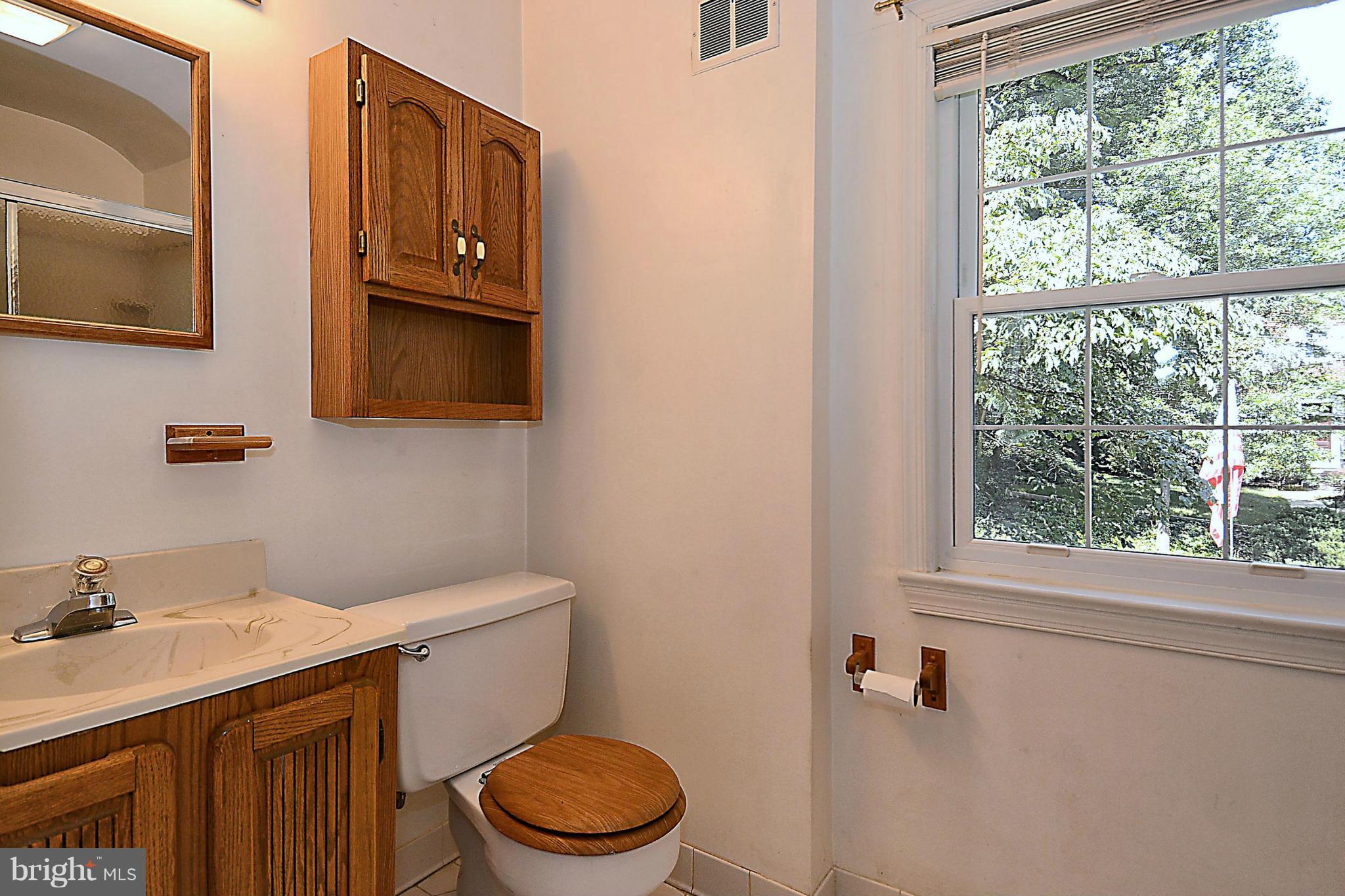8411 Galveston Road Silver Spring, MD 20910 - Photo 17 of 23 Upper Bath