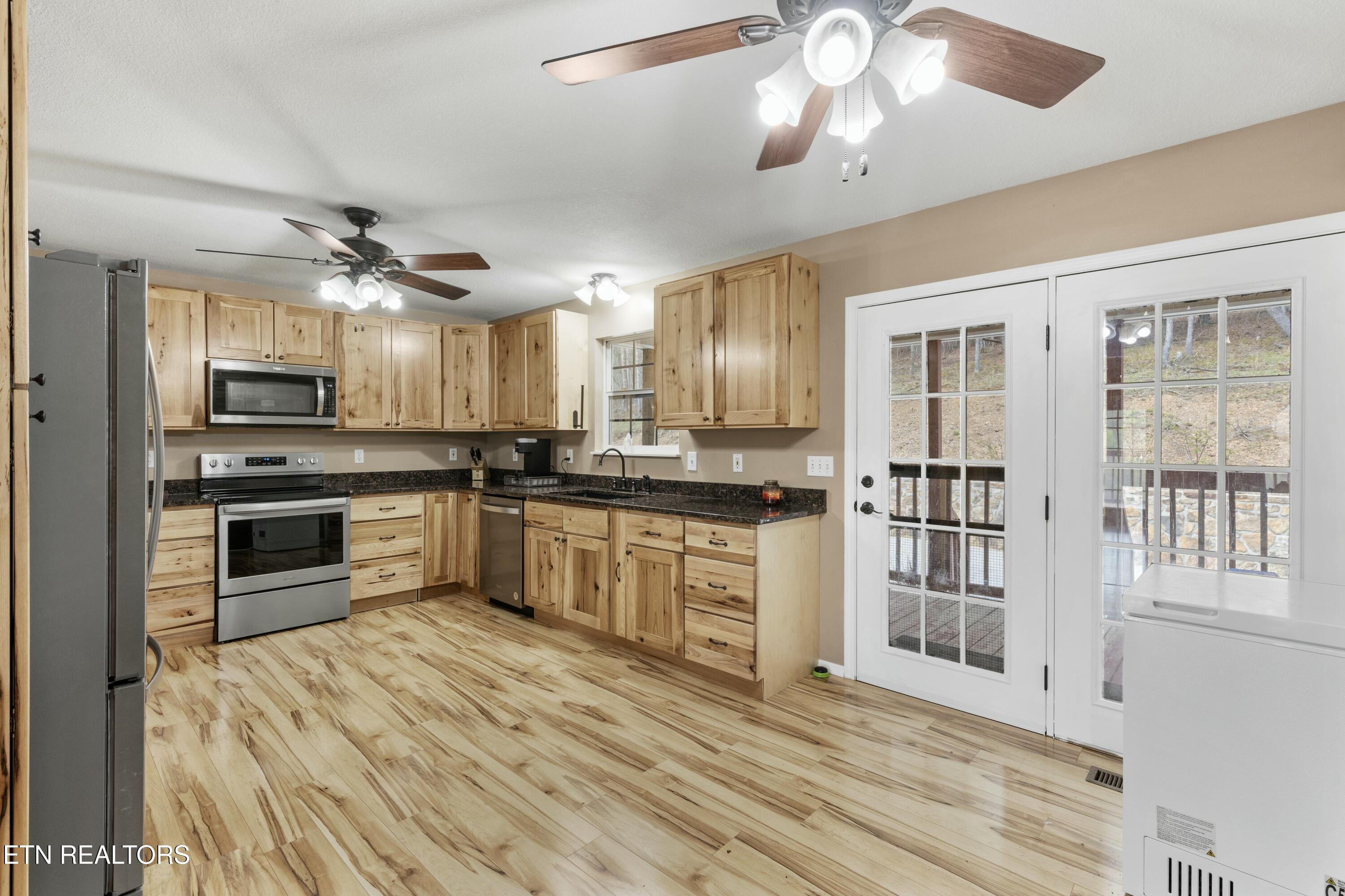247 Gerald Bonham Road Lancing, TN 37770 - Photo 11 of 40 tempImageHvKEwb