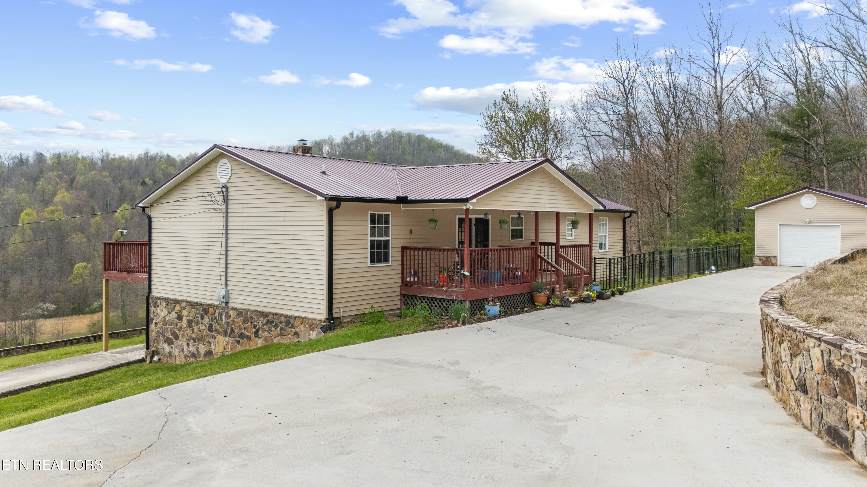 247 Gerald Bonham Road Lancing, TN 37770 - Photo 6 of 40 tempImageEPkBs3