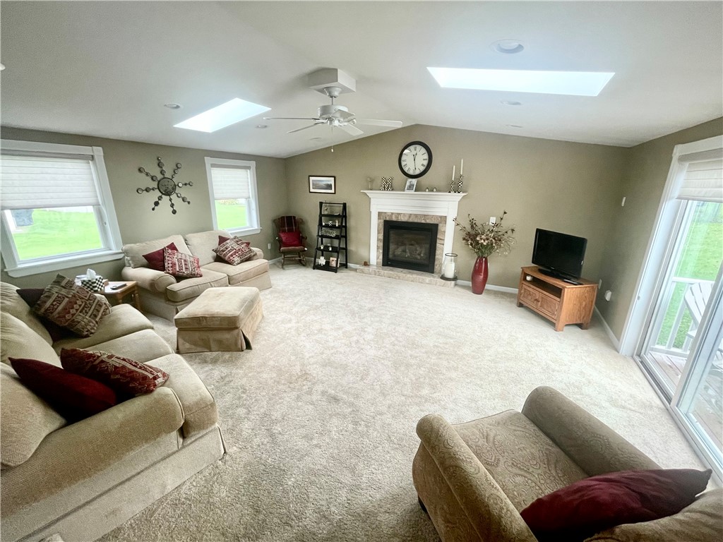 16 Meadowbrook Drive Auburn, NY 13021 - Photo 7 of 26 Living Room