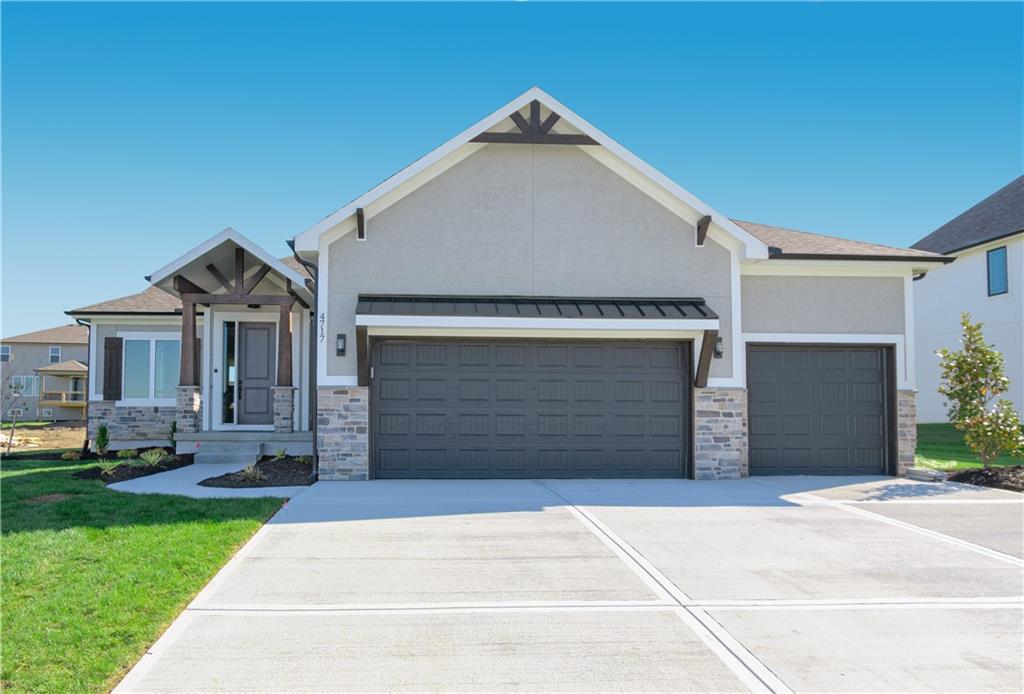 4717 Northeast Jamestown Dr