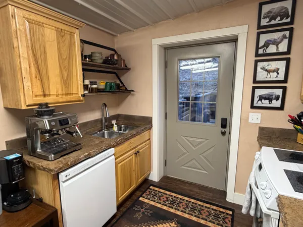 $1,300,000 | 1030 North Carrington Avenue, Buffalo, WY 82834