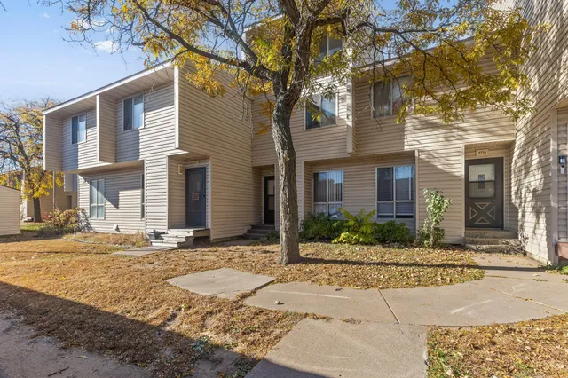 $242,900 | 5729 80th Avenue North, Brooklyn Park, MN 55443