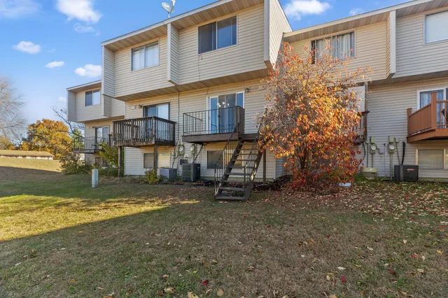 $242,900 | 5729 80th Avenue North, Brooklyn Park, MN 55443