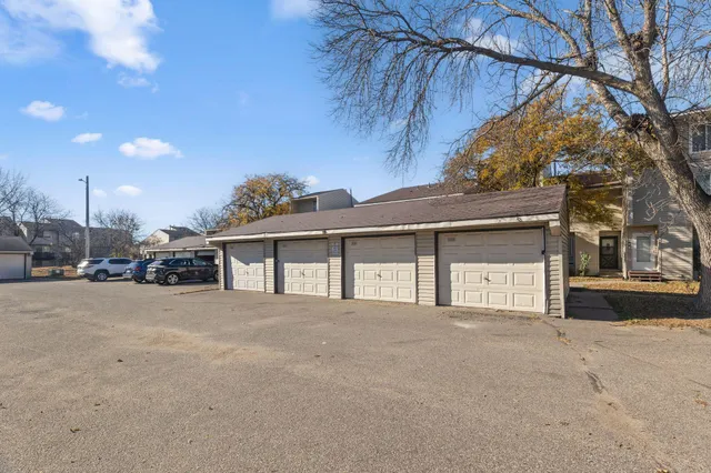 $242,900 | 5729 80th Avenue North, Brooklyn Park, MN 55443