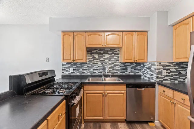 $242,900 | 5729 80th Avenue North, Brooklyn Park, MN 55443