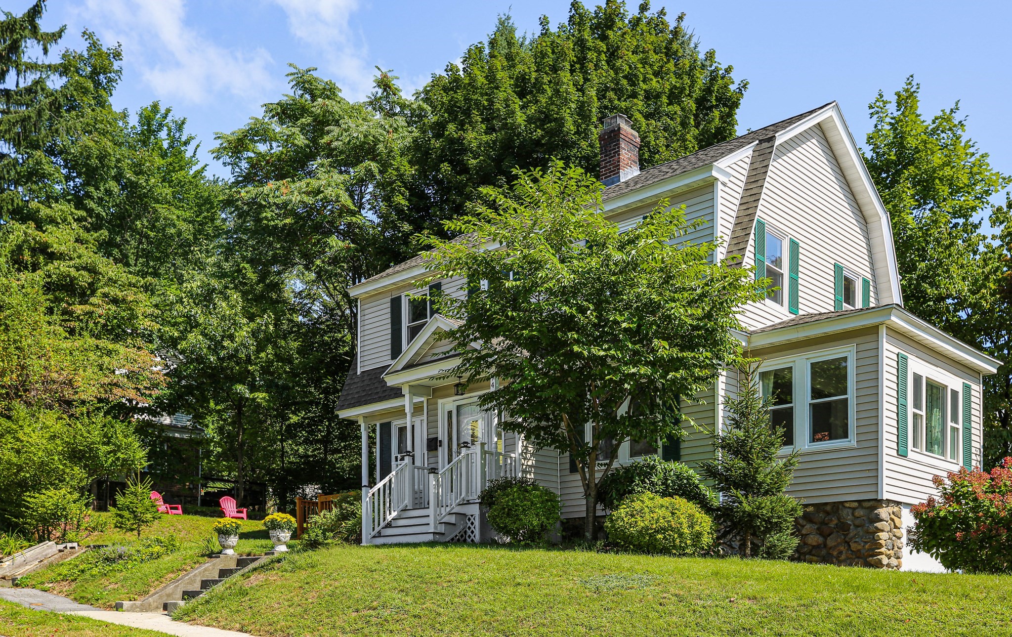 4 Longfellow Road Worcester, MA 01602 - Photo 3 of 42 Gallery Image 3