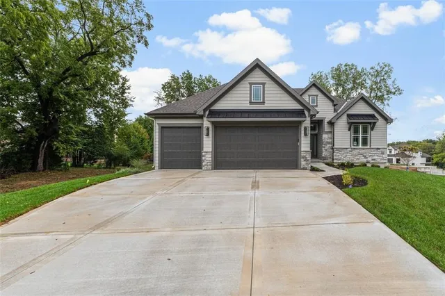 $709,950 | 7007 North Kirkwood Avenue, Kansas City, MO 64151