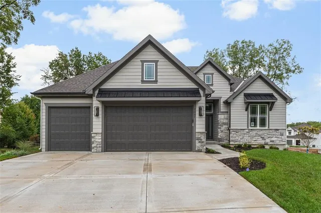 $709,950 | 7007 North Kirkwood Avenue, Kansas City, MO 64151