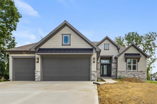 $709,950 | 7007 North Kirkwood Avenue, Kansas City, MO 64151