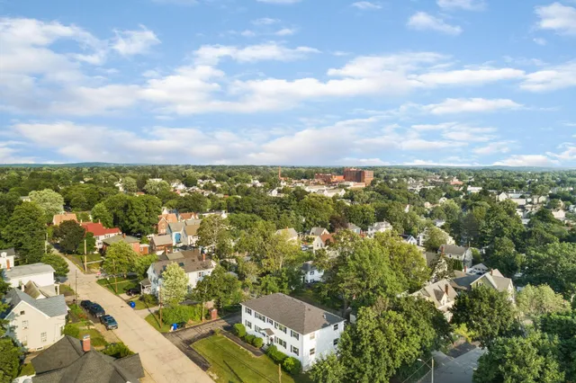 $1,895 | 481 Merrimack Street, Unit 4, Manchester, NH 03103