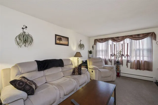 $1,895 | 481 Merrimack Street, Unit 4, Manchester, NH 03103