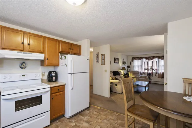 $1,895 | 481 Merrimack Street, Unit 4, Manchester, NH 03103