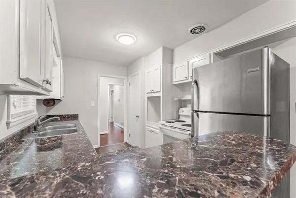 $2,300 | 2352 Elmwood Circle Southeast, Atlanta, GA 30339