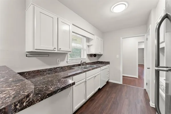 $2,300 | 2352 Elmwood Circle Southeast, Atlanta, GA 30339