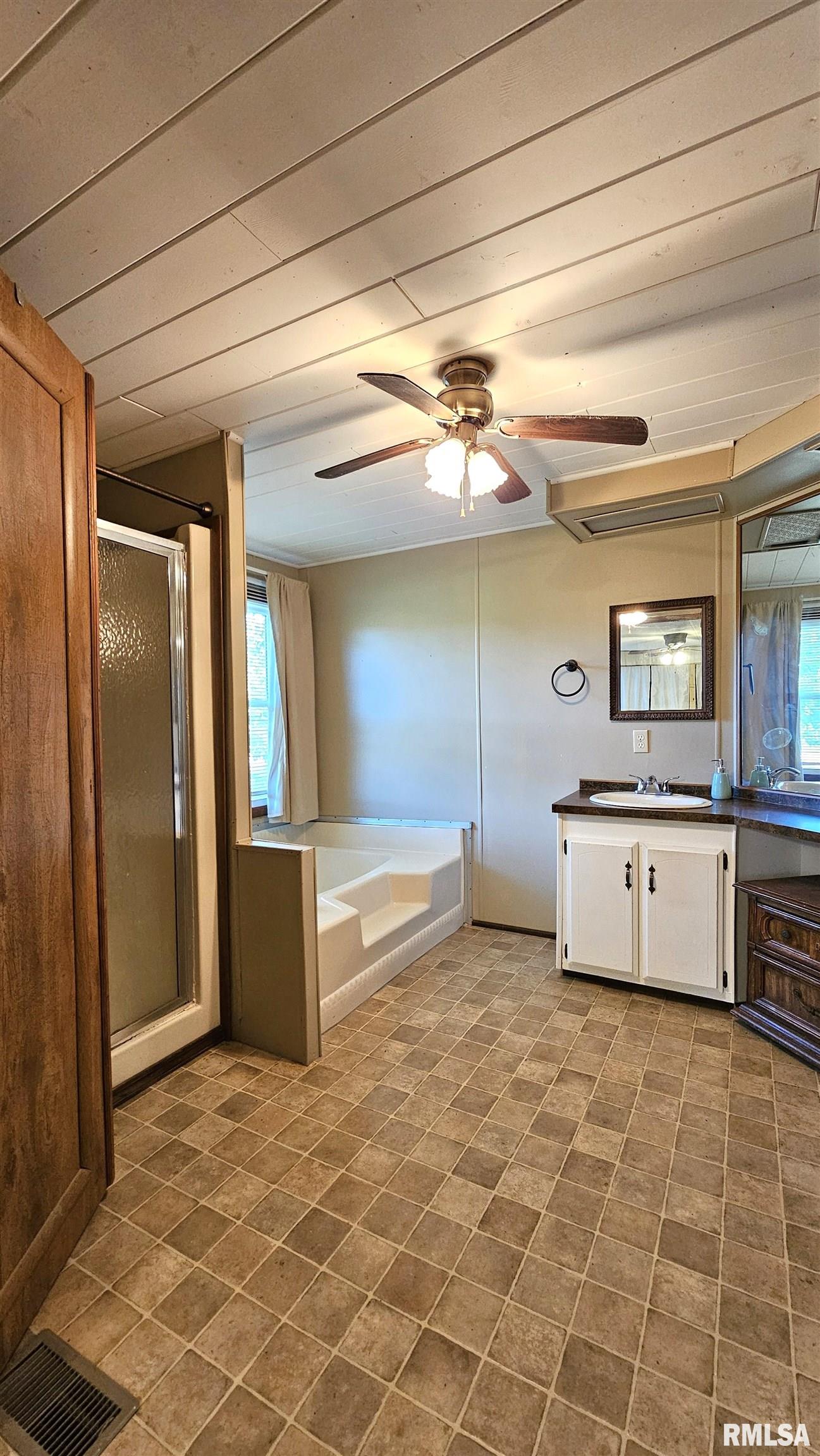 14228 Lake Of Egypt Road Marion, IL 62959 - Photo 28 of 41