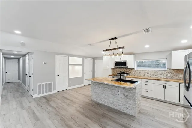 $1,800 | 8576 East B Cooper Highway, Midway, GA 31320