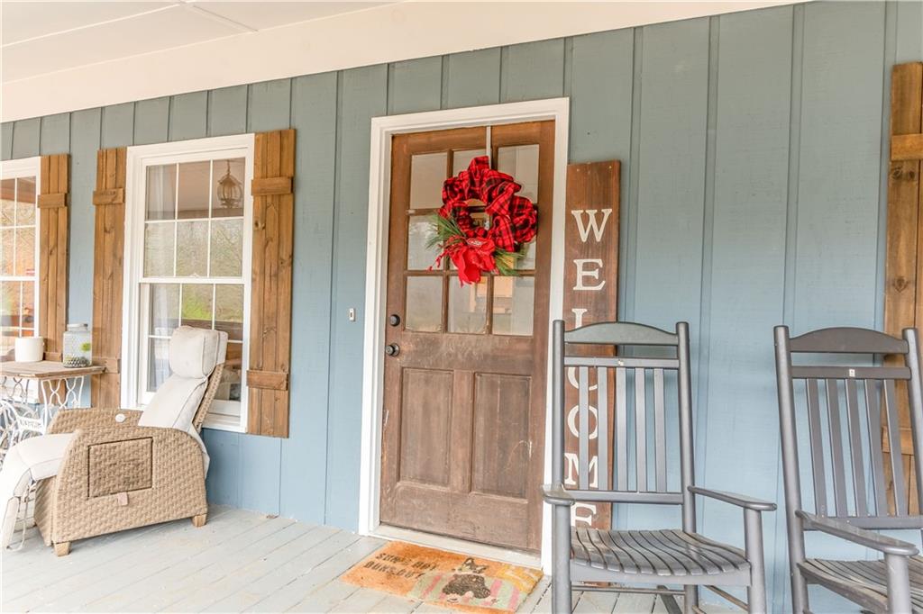 1280 Ragan Road Douglasville, GA 30134 - Photo 3 of 33 a living room with furniture