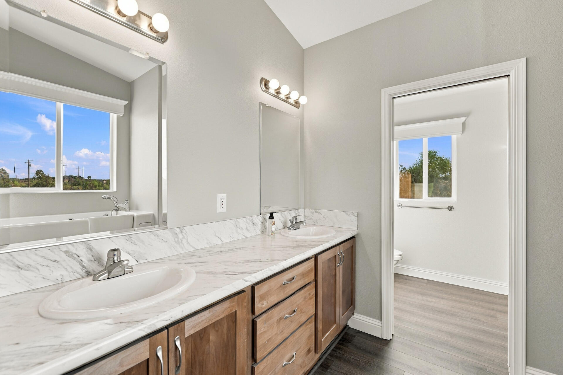 17037 Keswick Dam Road Redding, CA 96003 - Photo 25 of 42 Bathroom 2